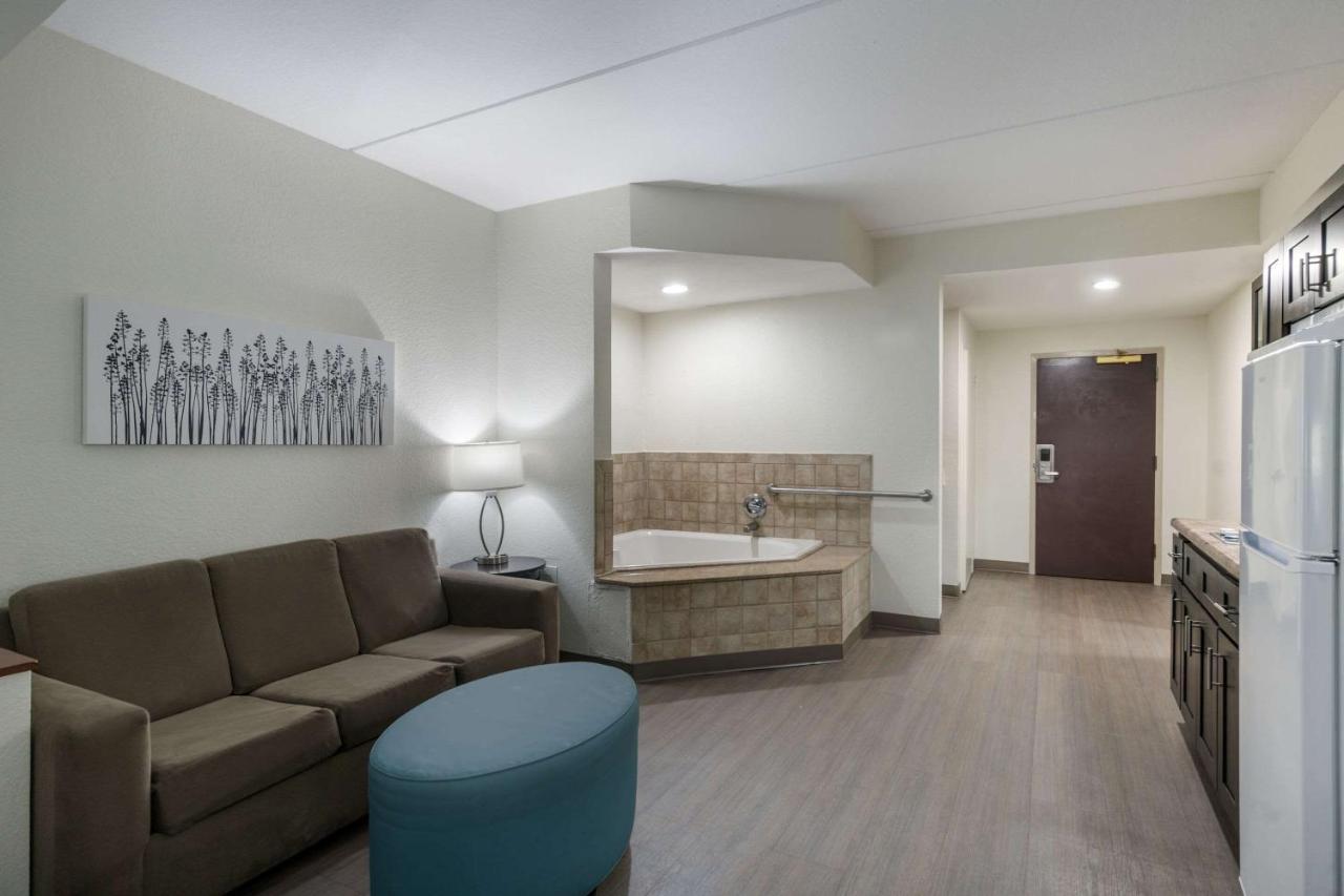 Sleep & - Portsmouth Hotel Chesapeake